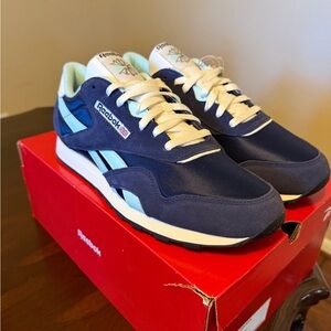 Reebok Classics Men’s Navy and Light Blue Sneakers SZ 11.5 NEW DS